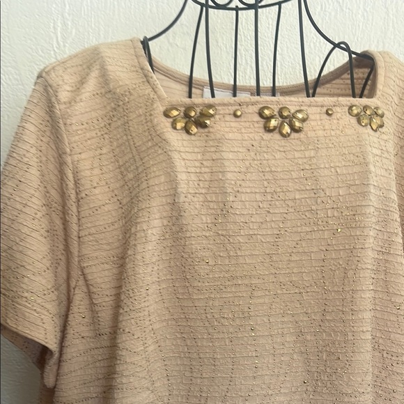 XL Elegant Beige Embellished Women's Top - Picture 2 of 9